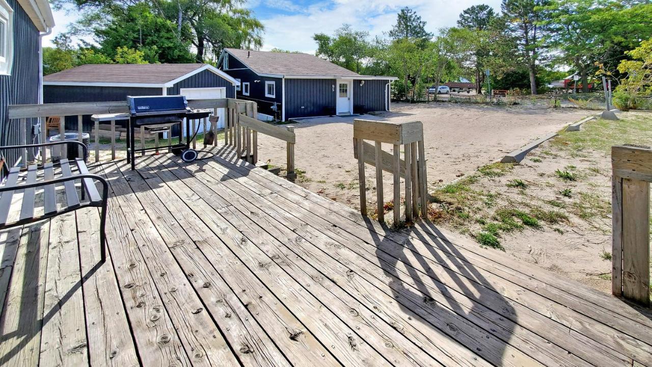 Main Beach River Retreat - Wasaga Beach 1 - Main Strip - 93 Mosley St Exterior photo